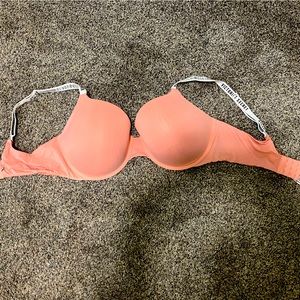 Victoria’s Secret 38DDD tshirt, push-up bra